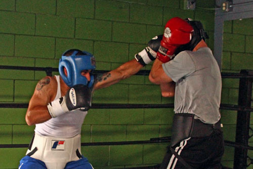 La meilleure combinaison en boxe: JAB-JAB-CROSS